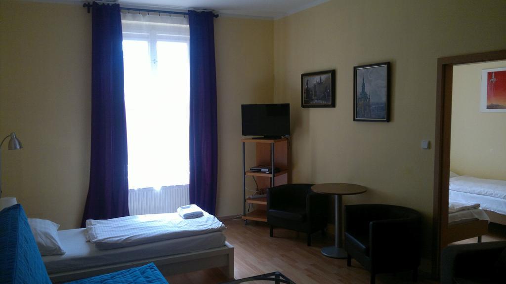 Residence Pinkas Praag Buitenkant foto